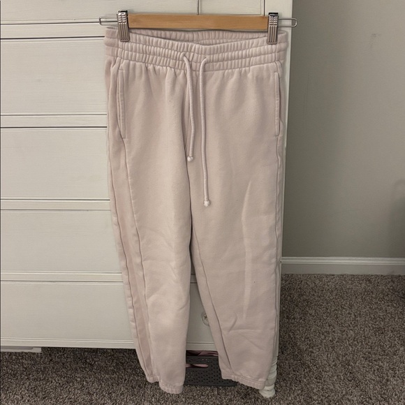 TNA (Aritzia) cozy fleece boyfriend joggers - Picture 6 of 9